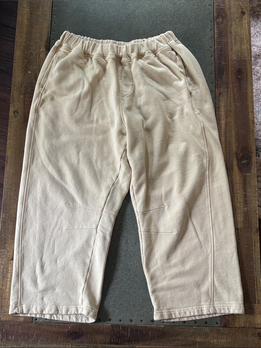 Mono B Cream Barrel Leg Sweatpants size Medium